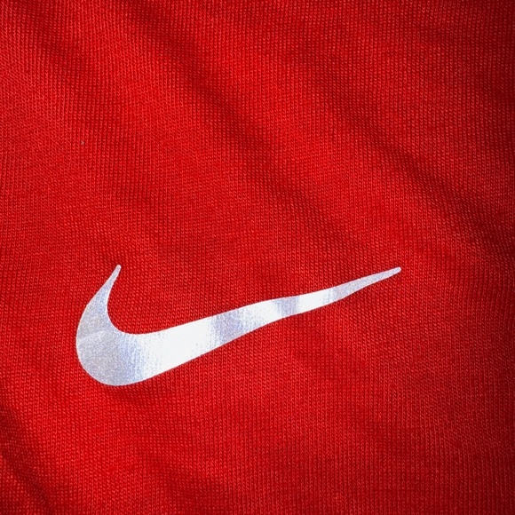 NIKE Dri Fit Mens Red Shirt Moisture Absorb  Medium - Picture 4 of 7